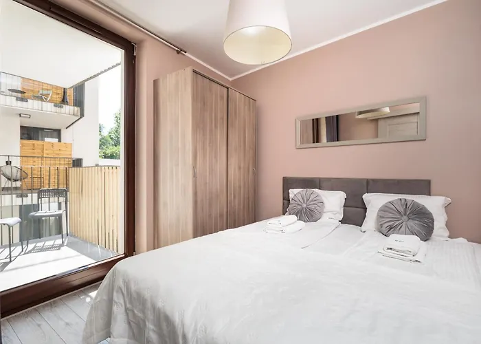 Blossom - Old Town Residence - By Upstairs